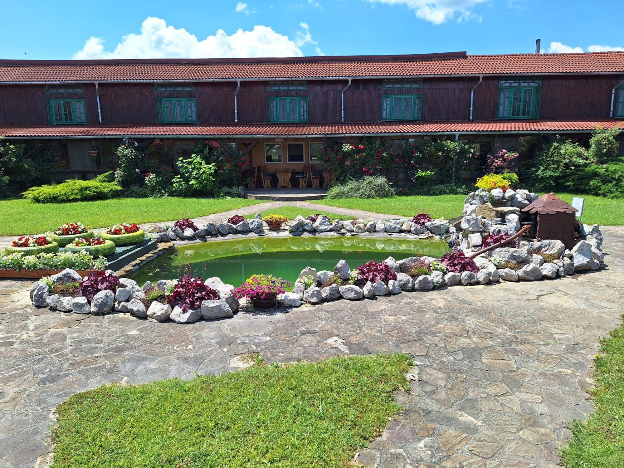 Natural Balkanic Selfcheckin Self-Catering Targoviste Exterior foto